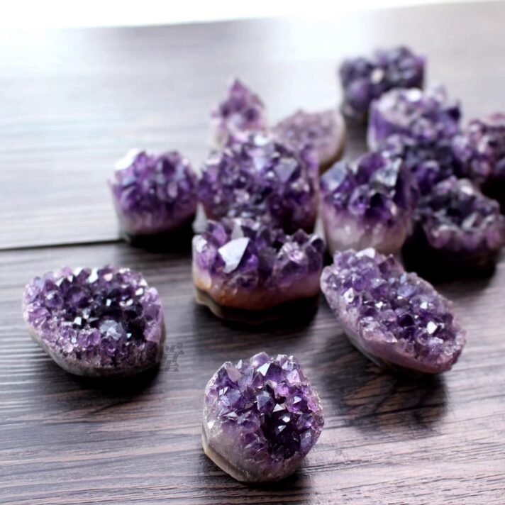 Naturlig ametystkrystallhule, ametystkrystallkluster, energirokkestein, hjemmeinnredning